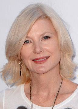 How tall is Beth Broderick?